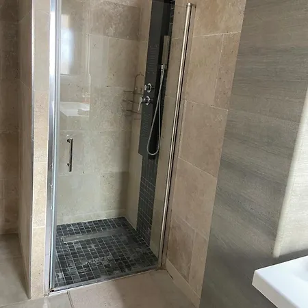 De Avec Piscine Privative Chauffee Дом отдыха Saint-Maime