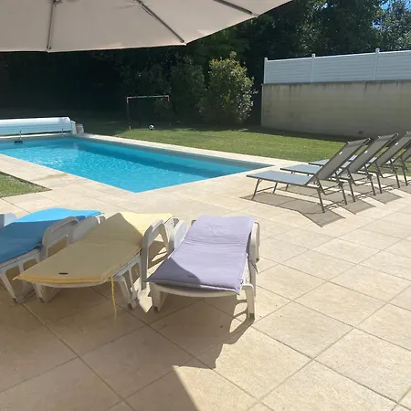 Дом отдыха De Avec Piscine Privative Chauffee Saint-Maime